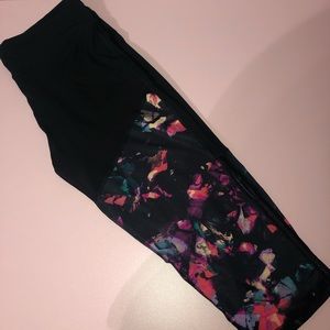 Aeropostale floral trendy black leggings